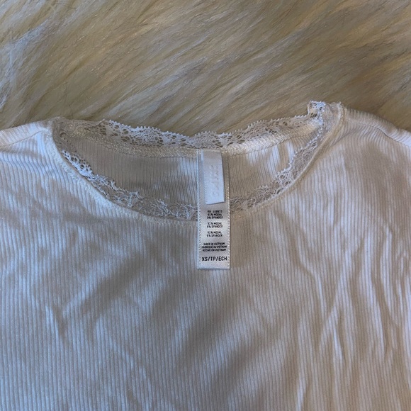 SKIMS Soft Lounge Lace T-Shirt Color Marble - Picture 2 of 3